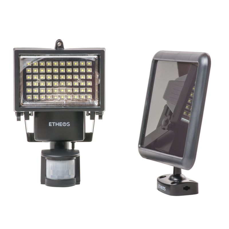 Reflector-Led-con-Sensor-de-movimiento-a-bateria-Etheos-RSE0100--60W-cerca